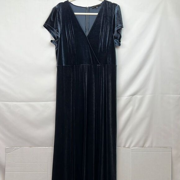Blush Mark Dreaming of You French Blue Velvet Maxi Dress size 2X - Picture 2 of 16